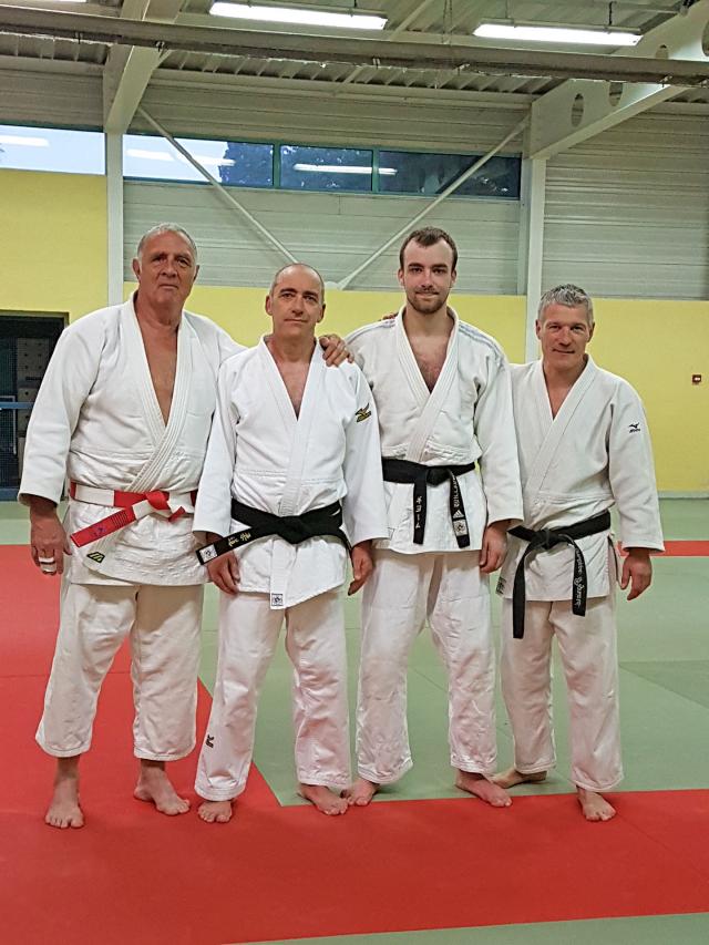 Remise de sa ceinture noire au Président du Judo Club Dourdan